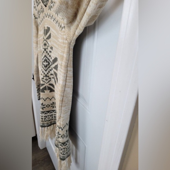 Flying Tomato snowflake fairisle fringe bottom hooded sweater - Picture 8 of 10